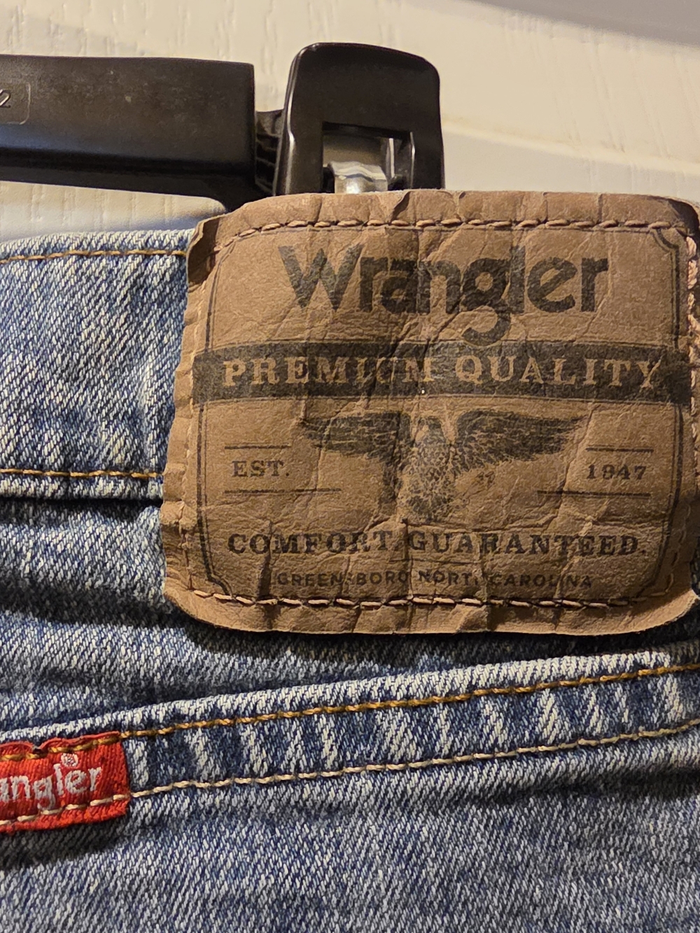 Wrangler Men's Medium Blue Relaxed Jeans